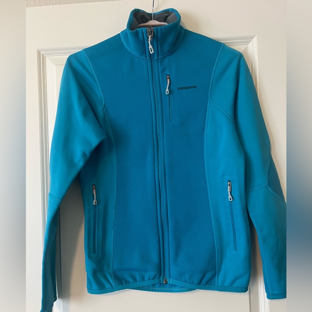 Patagonia full zip lightweight jacket/sweatshirt.